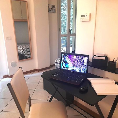 Apartament Private Garden & Garage - Self Check-In & Remote Access Como Zewnętrze zdjęcie
