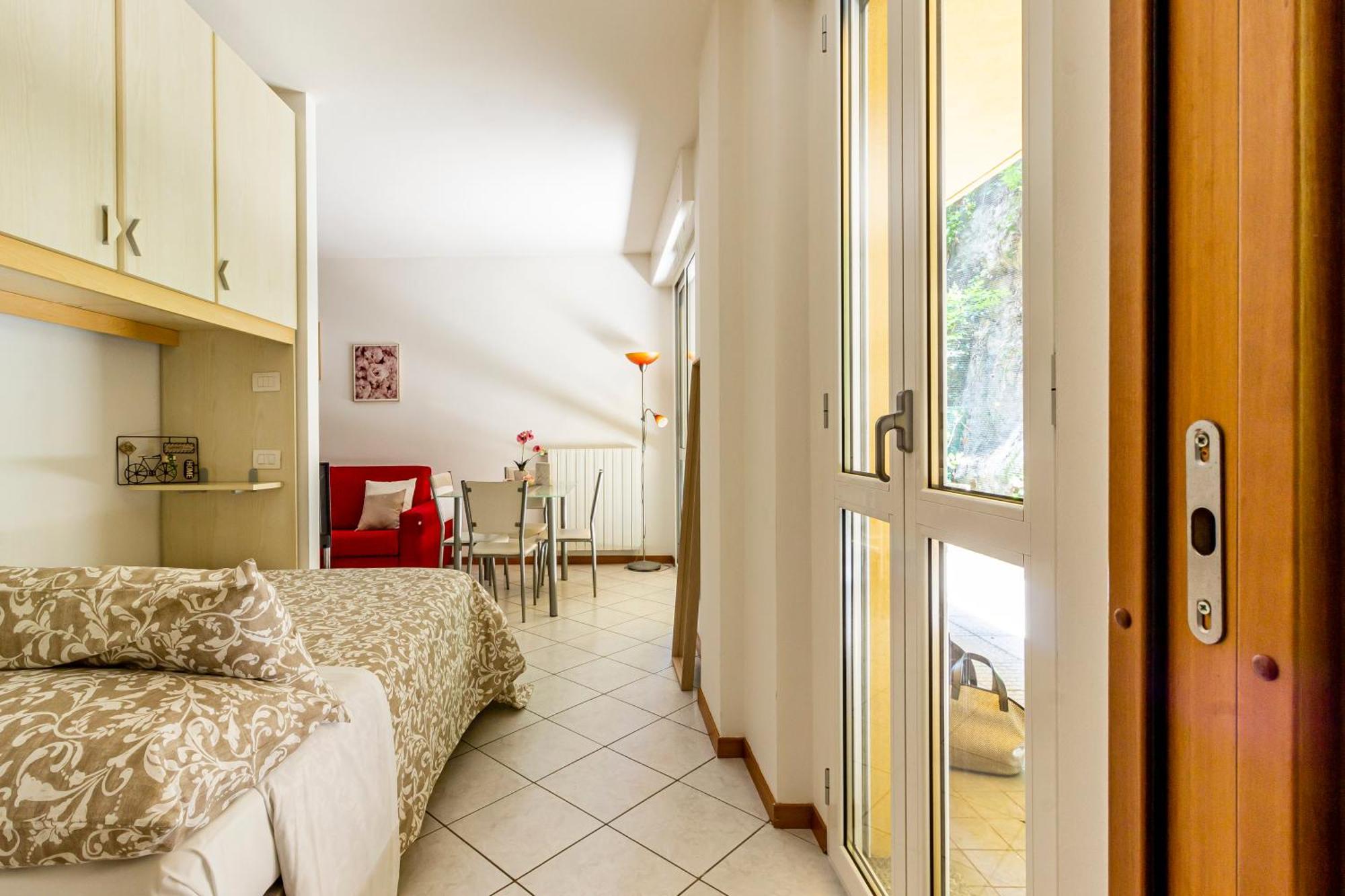 Apartament Private Garden & Garage - Self Check-In & Remote Access Como Zewnętrze zdjęcie