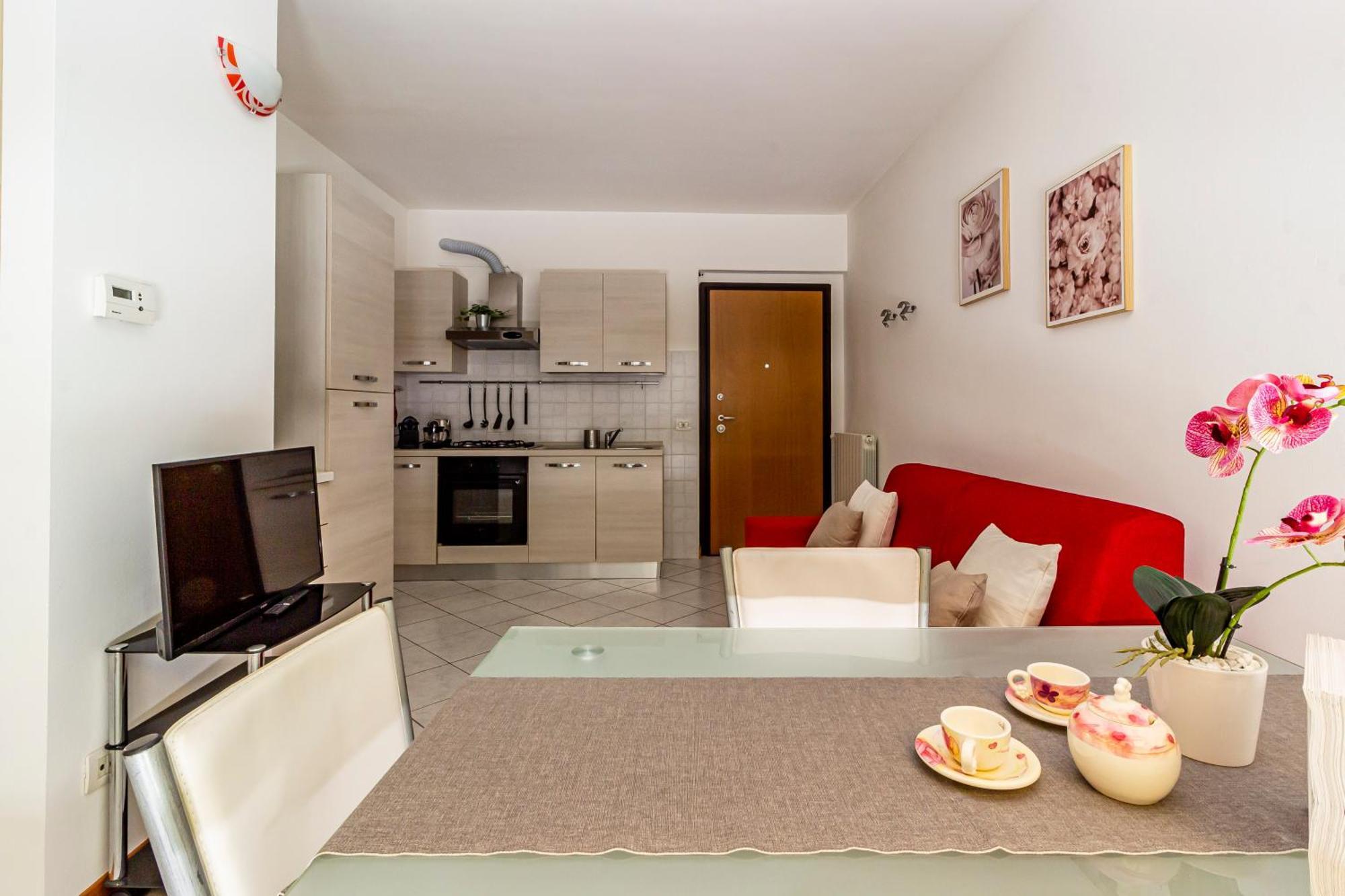 Apartament Private Garden & Garage - Self Check-In & Remote Access Como Zewnętrze zdjęcie